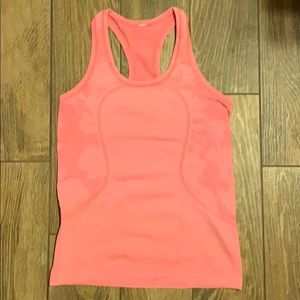 Lululemon running tank, size 6, hot pink